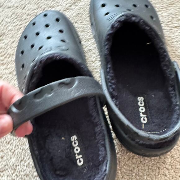 Crocs Classic Style in Black Sherpa Lined Slip On Shoes Closed Toe Men's Size 11 - Picture 6 of 11